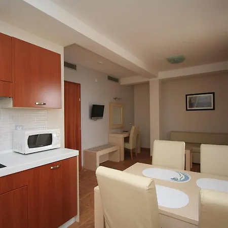 Natalia Apartmanhotel Podgora