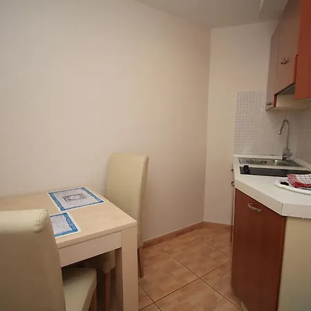 Natalia Aparthotel